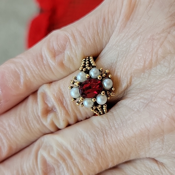 Vintage Avon Red and Pearl Adjustable - Picture 3 of 4